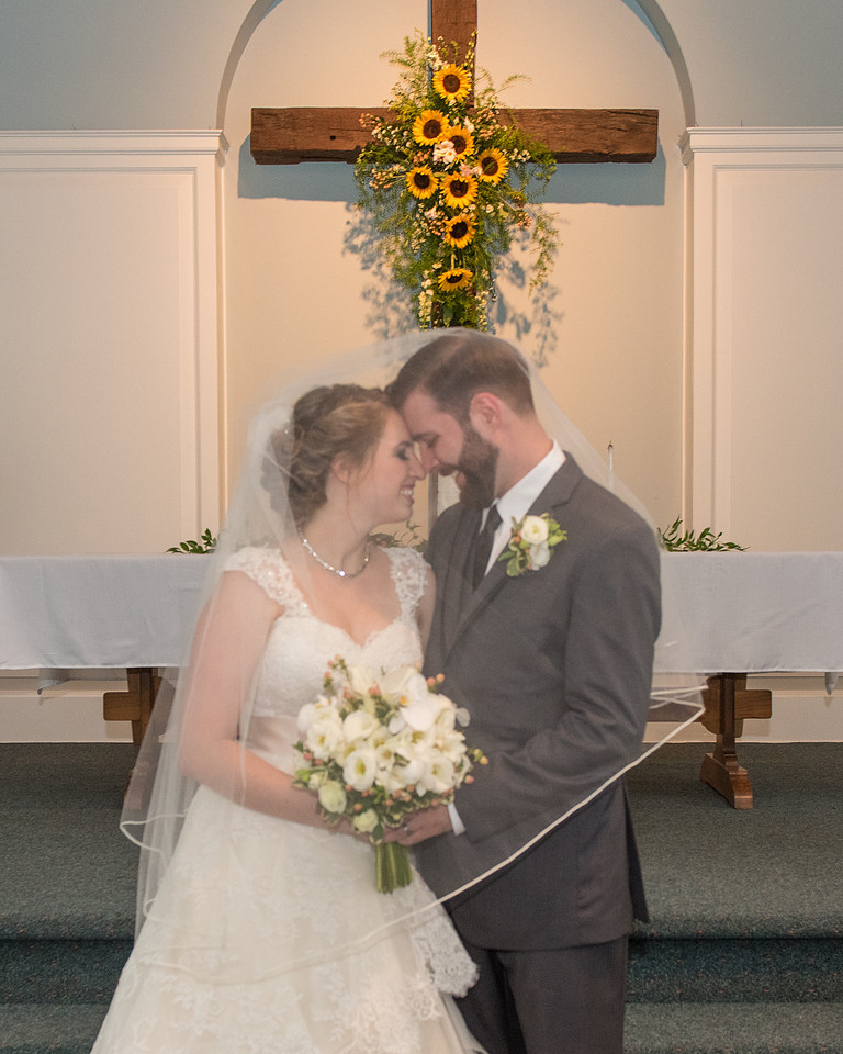1,clinton-hunterdon-county-NJ-wedding-photographer, cute-sweet--fun-must-have-bride-groom-picture-beaver-brook-cc-cherryville-photography