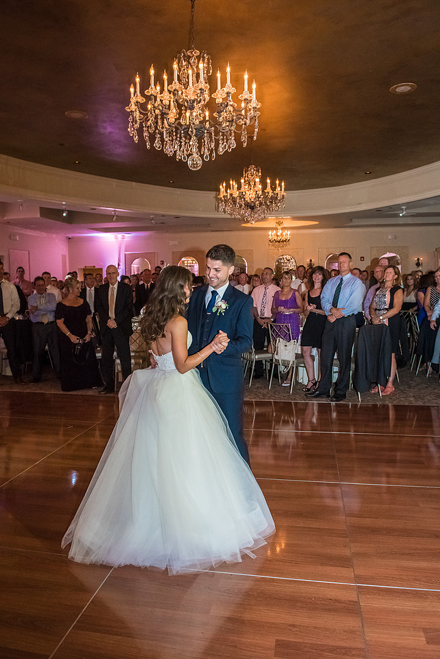 4,#NJWedding #CherryvillePhotography cherryville-photography-clinton-hunterdon-county-NJ-wedding-photographer, cute-sweet--fun-must-have-bride-groom-picture-farmhouse-at-the-grand-colonial-immaculate-