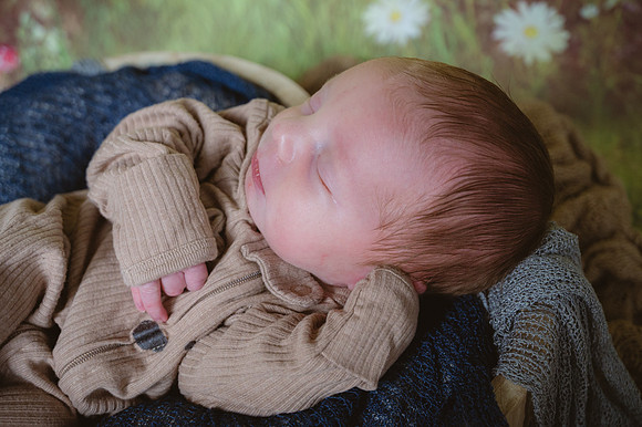Newborn Photography at HunterdonCounty in November taken by Cherryville Photography located in Clinton, NJ-2