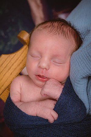 Newborn Photography at HunterdonCounty in November taken by Cherryville Photography located in Clinton, NJ-15