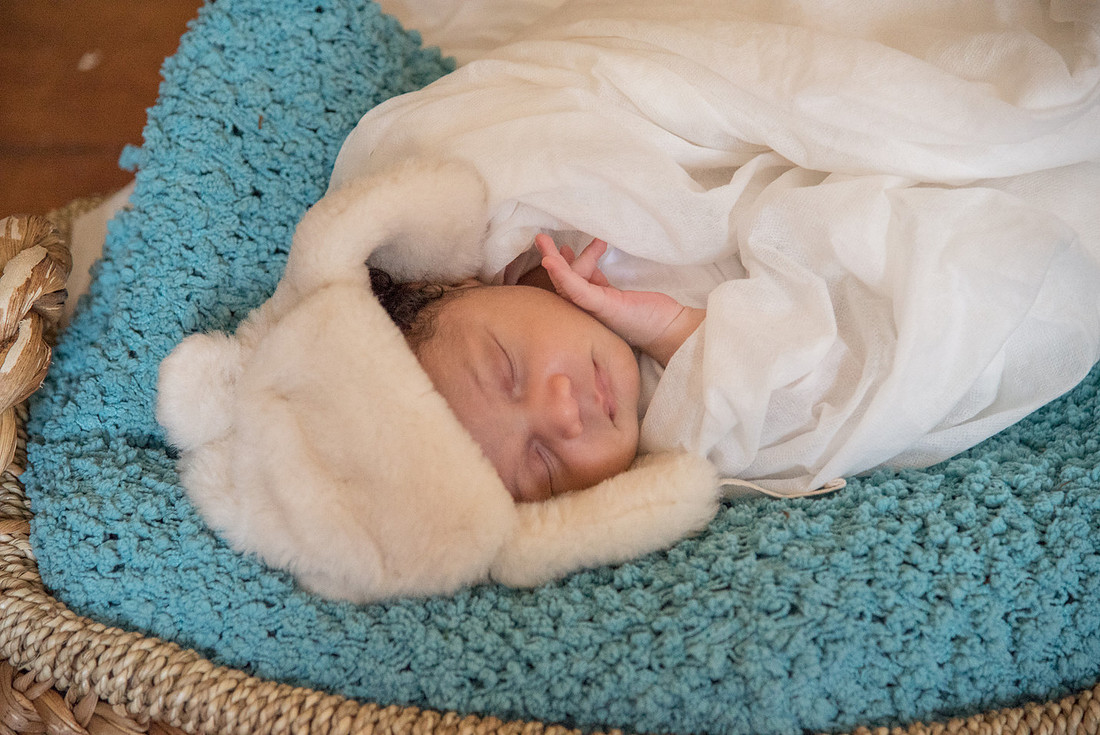 1,clinton-NJ-neworn-photographer-photographer, cute-sweet--fun-must-have-newborn-baby-picture