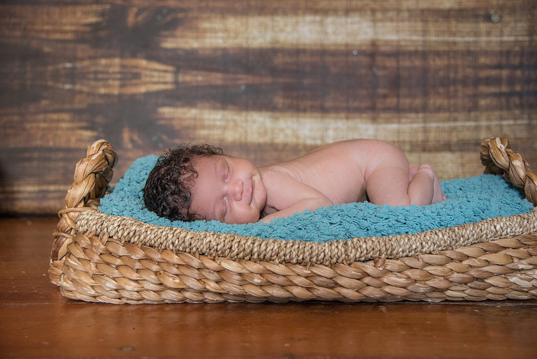 1,clinton-NJ-neworn-photographer-photographer, cute-sweet--fun-must-have-newborn-baby-picture