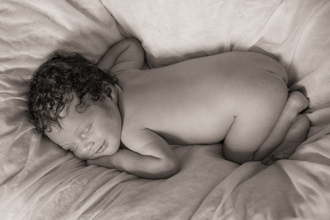 1,clinton-NJ-neworn-photographer-photographer, cute-sweet--fun-must-have-newborn-baby-picture