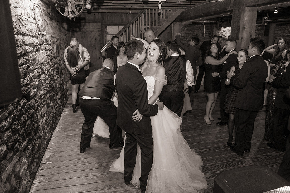 cherryville-photography, clinton-NJ-wedding-photographer, must-have-sweet-cute-romantic-beach-jersey-shore-wedding-pictures, prallsmill-inn