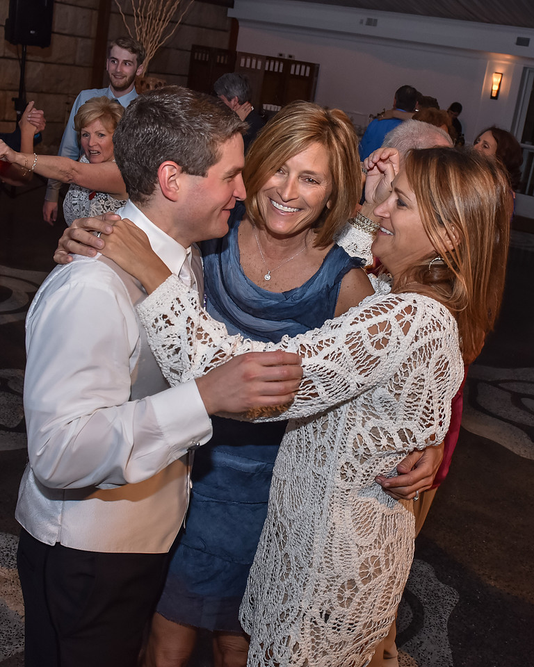 1,clinton-hunterdon-county-NJ-wedding-photographer, cute-sweet--fun-must-have-bride-groom-picture-cherryville-photography-lakehouse-inn