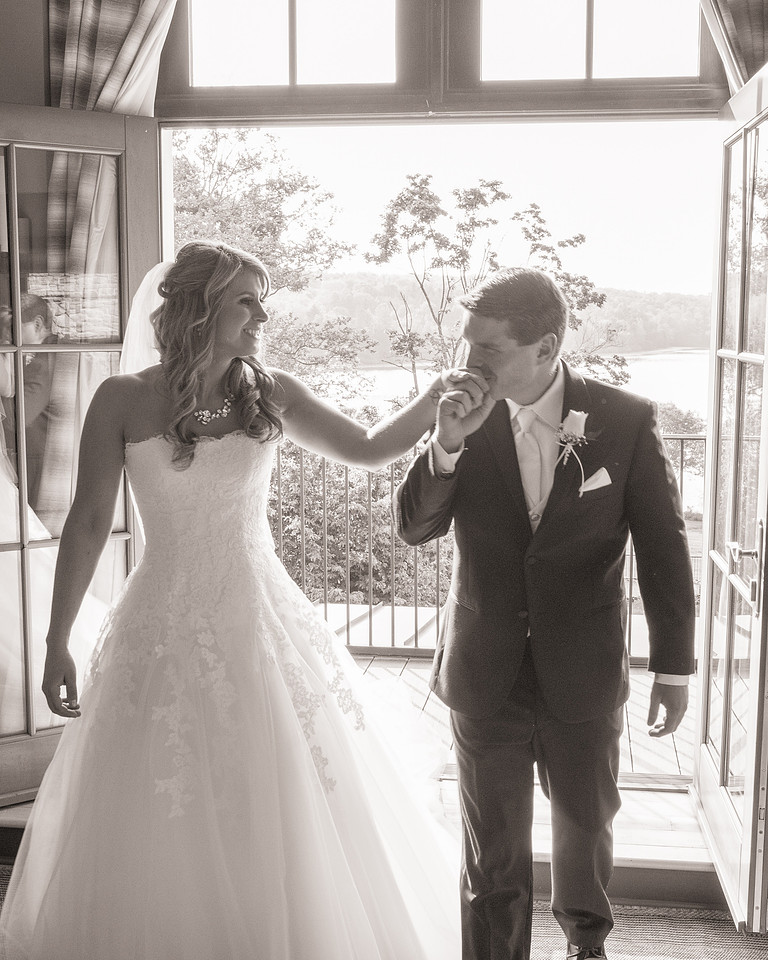1,clinton-hunterdon-county-NJ-wedding-photographer, cute-sweet--fun-must-have-bride-groom-picture-cherryville-photography-lakehouse-inn