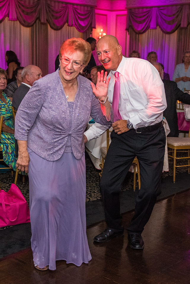 1,clinton-hunterdon-county-NJ-wedding-photographer, cute-sweet--fun-must-have-bride-groom-picture-cherryville-photography-primavera
