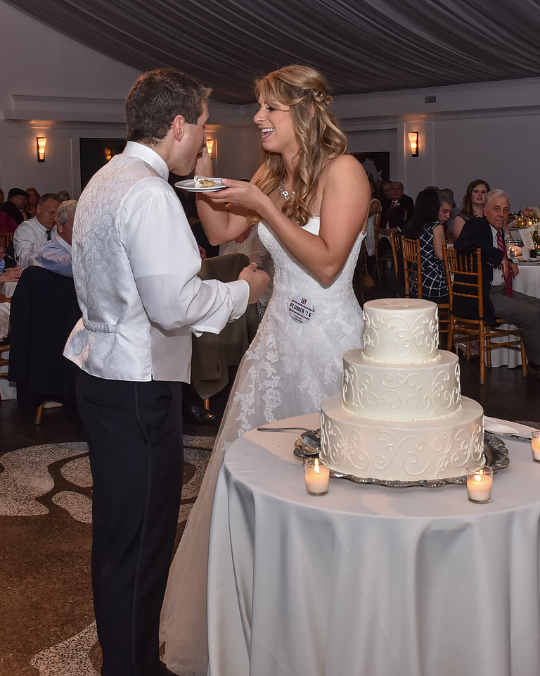 1,clinton-hunterdon-county-NJ-wedding-photographer, cute-sweet--fun-must-have-bride-groom-picture-cherryville-photography-lakehouse-inn