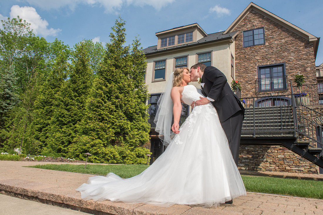 1,clinton-hunterdon-county-NJ-wedding-photographer, cute-sweet--fun-must-have-bride-groom-picture-cherryville-photography-lakehouse-inn