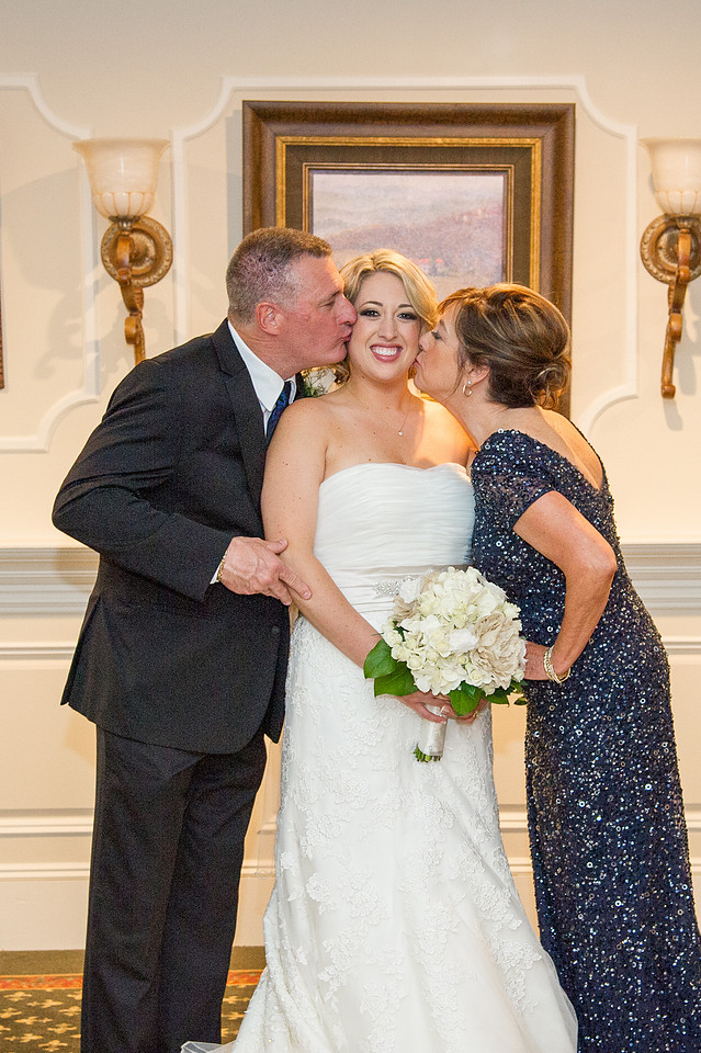 1,clinton-hunterdon-county-NJ-wedding-photographer, cute-sweet--fun-must-have-bride-groom-picture-architechts-golf-club