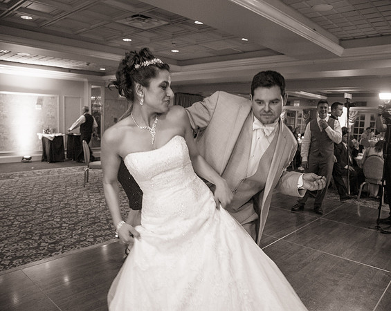 1,clinton-hunterdon-county-NJ-wedding-photographer, cute-sweet--fun-must-have-bride-groom-picture-olde-mill-inn
