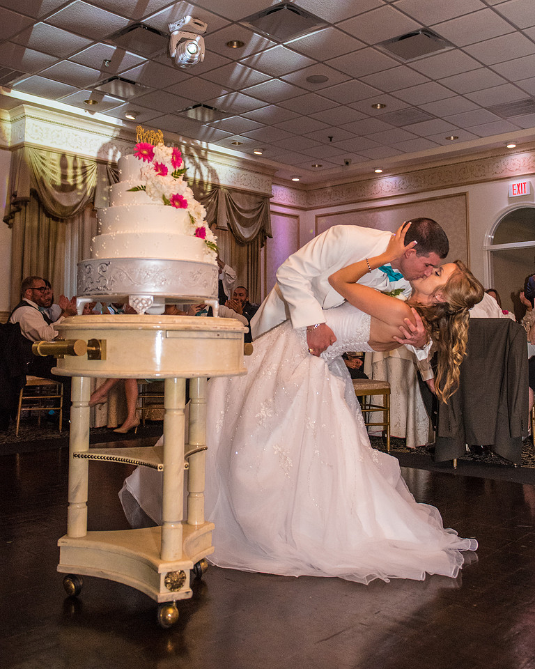 1,clinton-hunterdon-county-NJ-wedding-photographer, cute-sweet--fun-must-have-bride-groom-picture-cherryville-photography-primavera