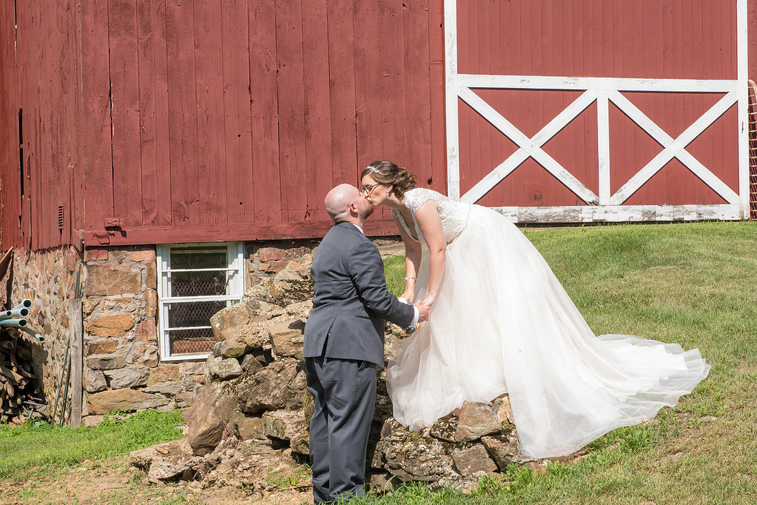 1,clinton-hunterdon-county-NJ-wedding-photographer, cute-sweet--fun-must-have-bride-groom-picture-cherryville-photography-flanders-valley-cc-rustic-barn