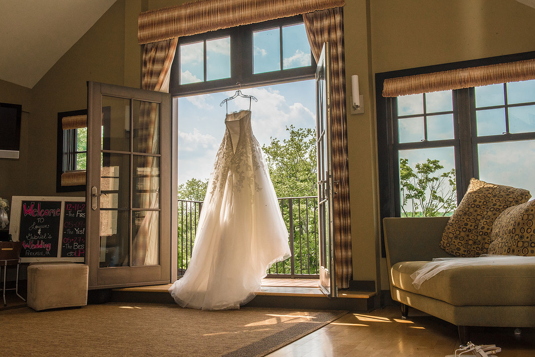 1,clinton-hunterdon-county-NJ-wedding-photographer, cute-sweet--fun-must-have-bride-groom-picture-cherryville-photography-lakehouse-inn