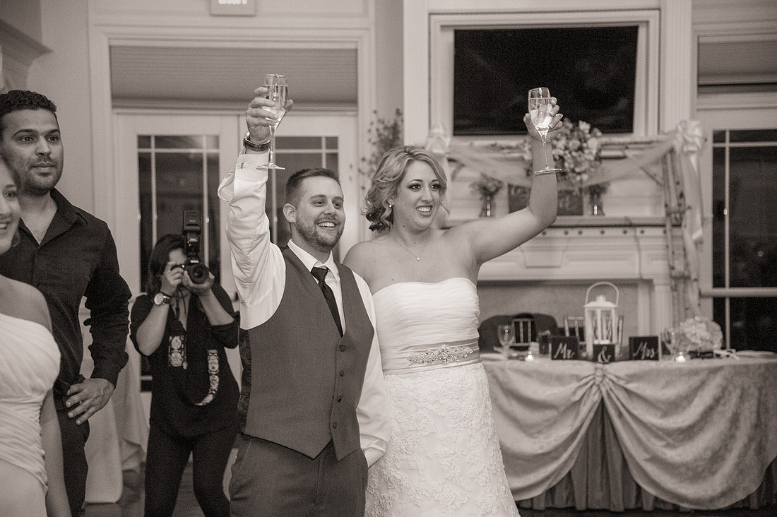 1,clinton-hunterdon-county-NJ-wedding-photographer, cute-sweet--fun-must-have-bride-groom-picture-architechts-golf-club