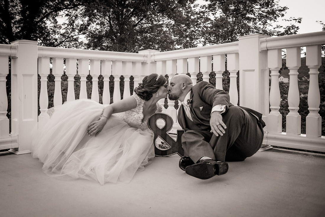 1,clinton-hunterdon-county-NJ-wedding-photographer, cute-sweet--fun-must-have-bride-groom-picture-cherryville-photography-flanders-valley-cc-rustic-barn
