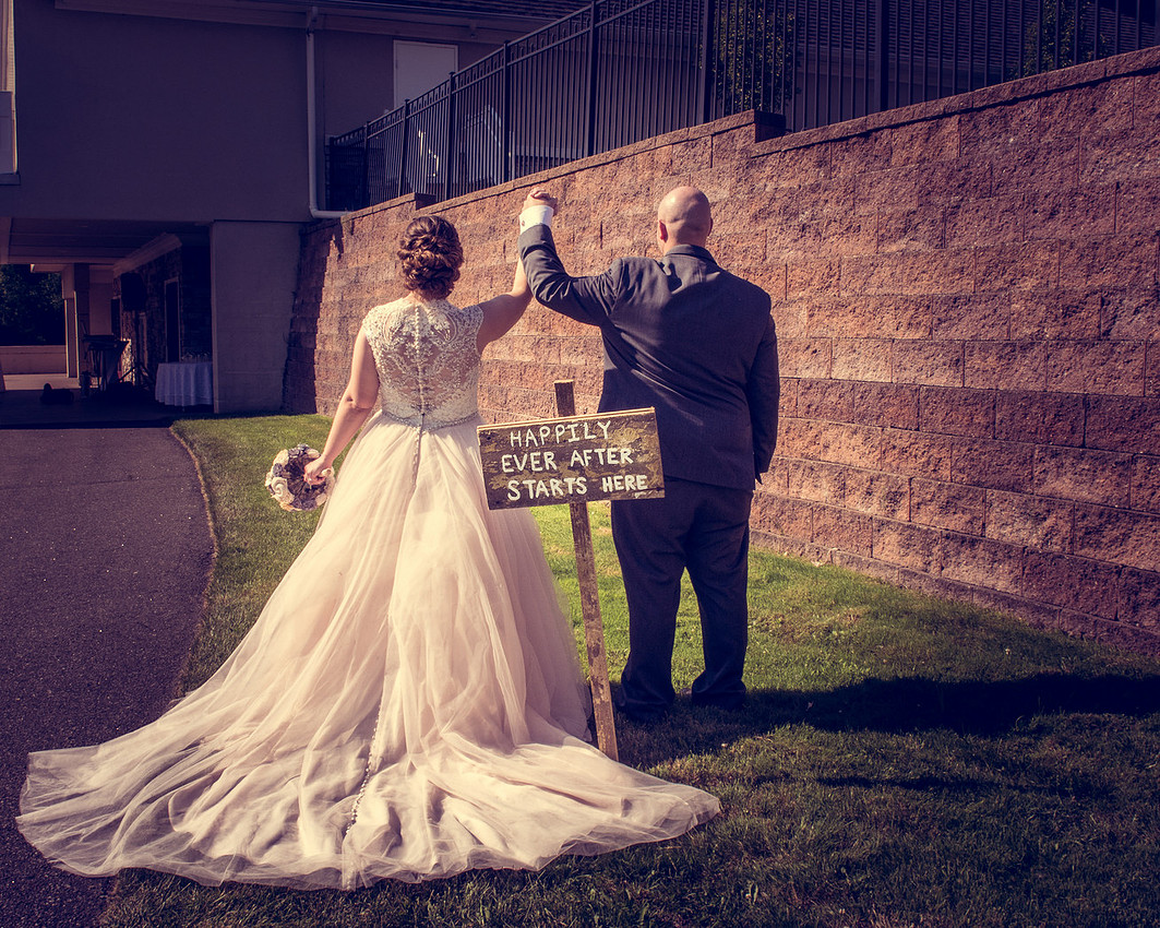 1,clinton-hunterdon-county-NJ-wedding-photographer, cute-sweet--fun-must-have-bride-groom-picture-cherryville-photography-flanders-valley-cc-rustic-barn
