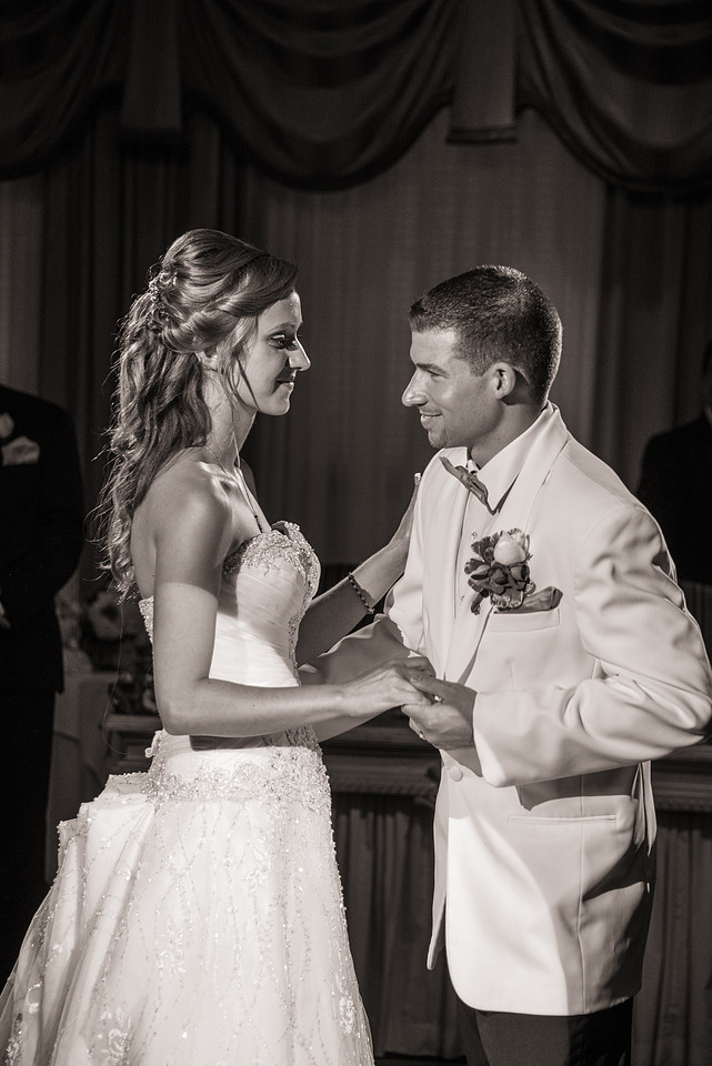 1,clinton-hunterdon-county-NJ-wedding-photographer, cute-sweet--fun-must-have-bride-groom-picture-cherryville-photography-primavera