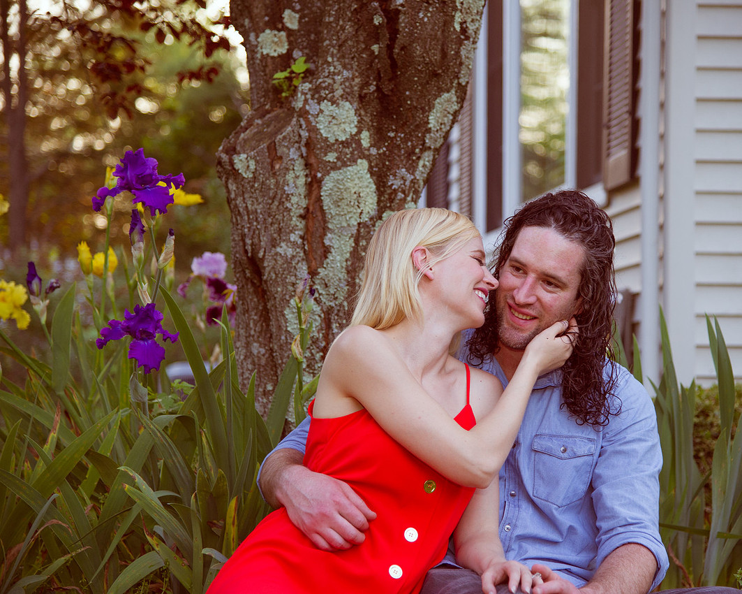 2,clinton-hunterdon-county-NJ-wedding-photographer, cute-sweet--fun-must-have-bride-groom-picture, cute-sweet--fun-must-have-engagement-picture
