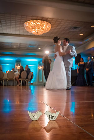 1,clinton-hunterdon-county-NJ-wedding-photographer, cute-sweet--fun-must-have-bride-groom-picture-olde-mill-inn