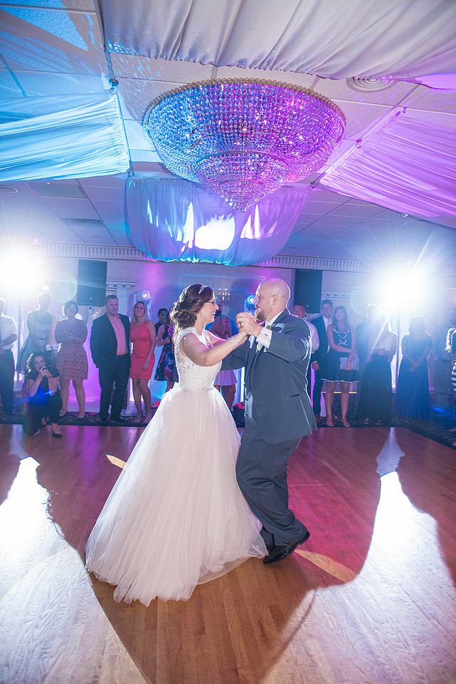 1,clinton-hunterdon-county-NJ-wedding-photographer, cute-sweet--fun-must-have-bride-groom-picture-cherryville-photography-flanders-valley-cc-rustic-barn