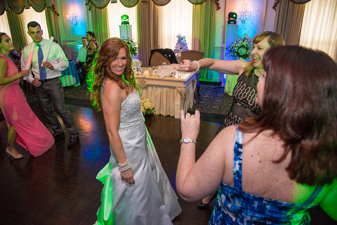1,clinton-hunterdon-county-NJ-wedding-photographer, cute-sweet--fun-must-have-bride-groom-picture-cherryville-photography-primavera