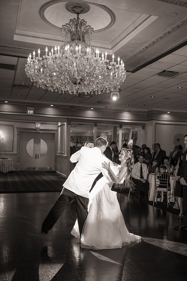 1,clinton-hunterdon-county-NJ-wedding-photographer, cute-sweet--fun-must-have-bride-groom-picture-cherryville-photography-primavera