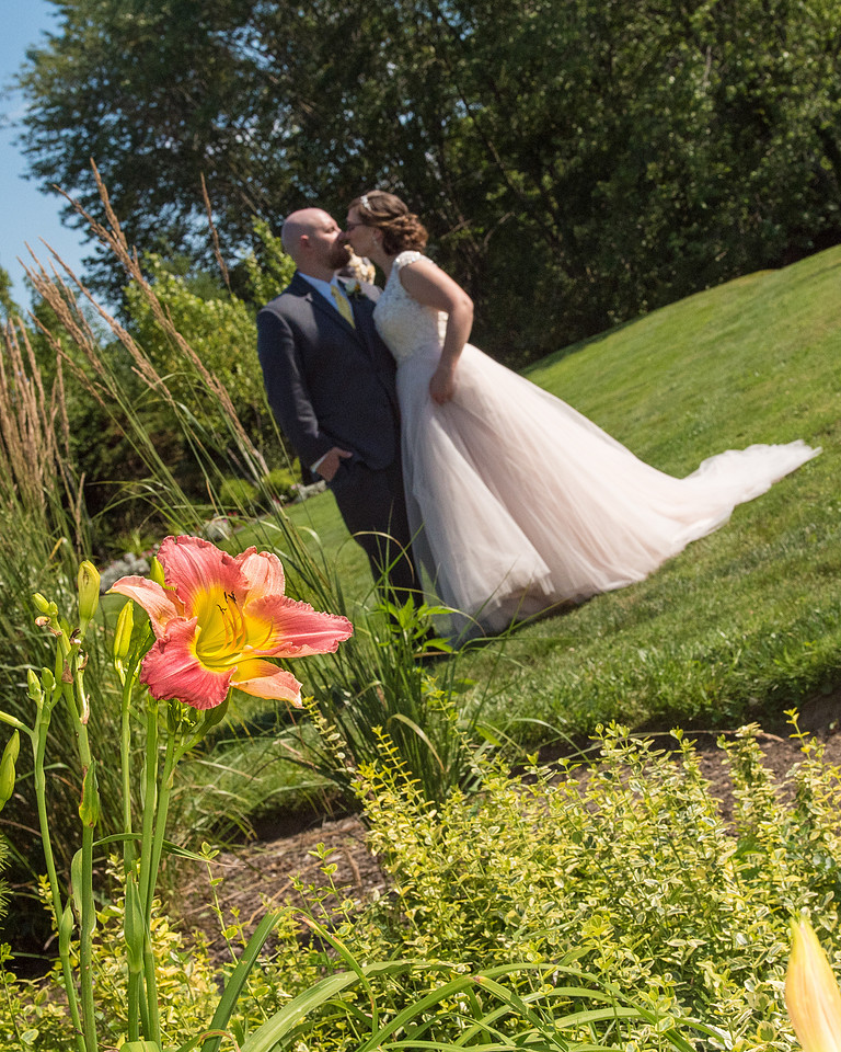1,clinton-hunterdon-county-NJ-wedding-photographer, cute-sweet--fun-must-have-bride-groom-picture-cherryville-photography-flanders-valley-cc-rustic-barn