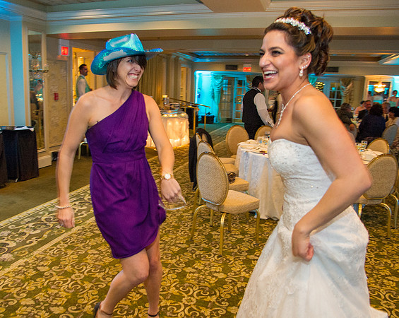 1,clinton-hunterdon-county-NJ-wedding-photographer, cute-sweet--fun-must-have-bride-groom-picture-olde-mill-inn