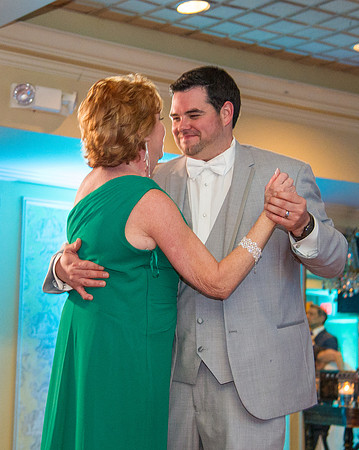 1,clinton-hunterdon-county-NJ-wedding-photographer, cute-sweet--fun-must-have-bride-groom-picture-olde-mill-inn