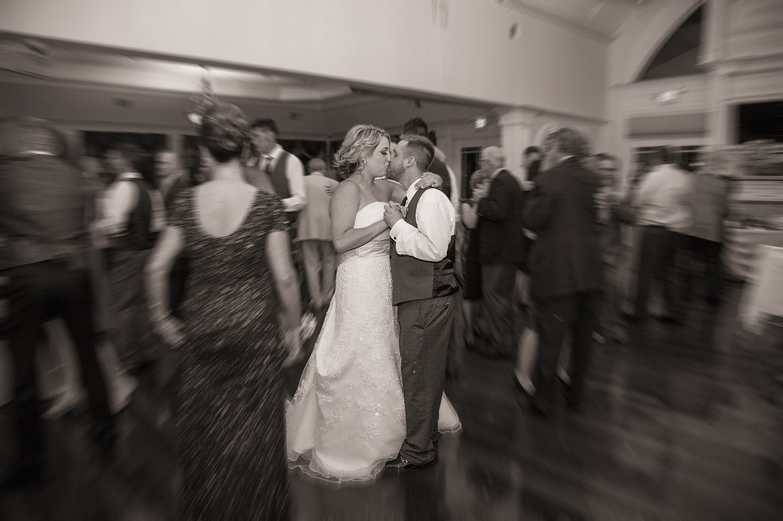1,clinton-hunterdon-county-NJ-wedding-photographer, cute-sweet--fun-must-have-bride-groom-picture-architechts-golf-club