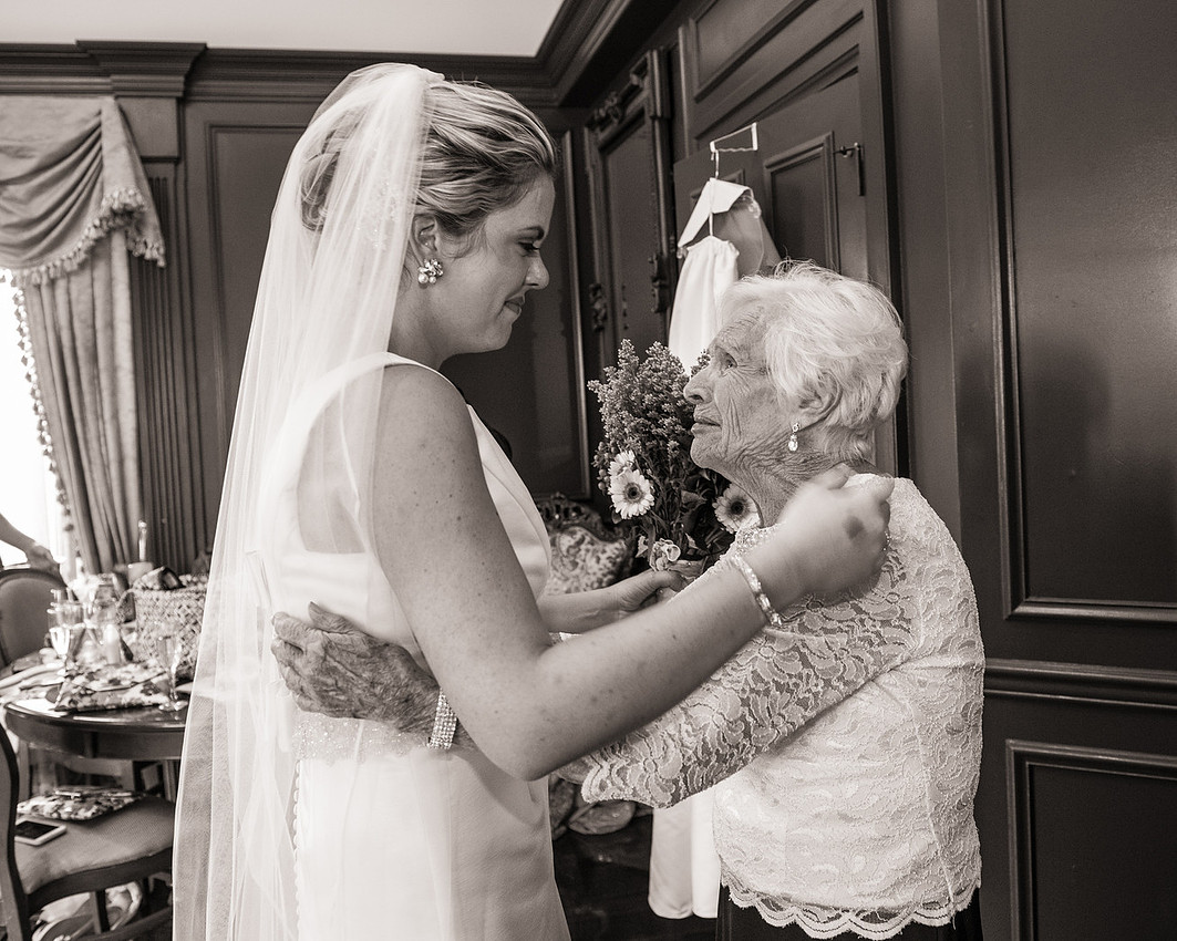1,clinton-hunterdon-county-NJ-wedding-photographer, cute-sweet--fun-must-have-bride-groom-picture-architechts-golf-club-cherryville-photography