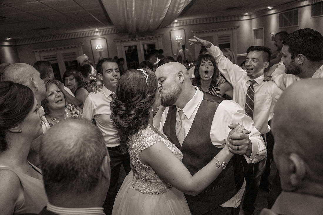 1,clinton-hunterdon-county-NJ-wedding-photographer, cute-sweet--fun-must-have-bride-groom-picture-cherryville-photography-flanders-valley-cc-rustic-barn