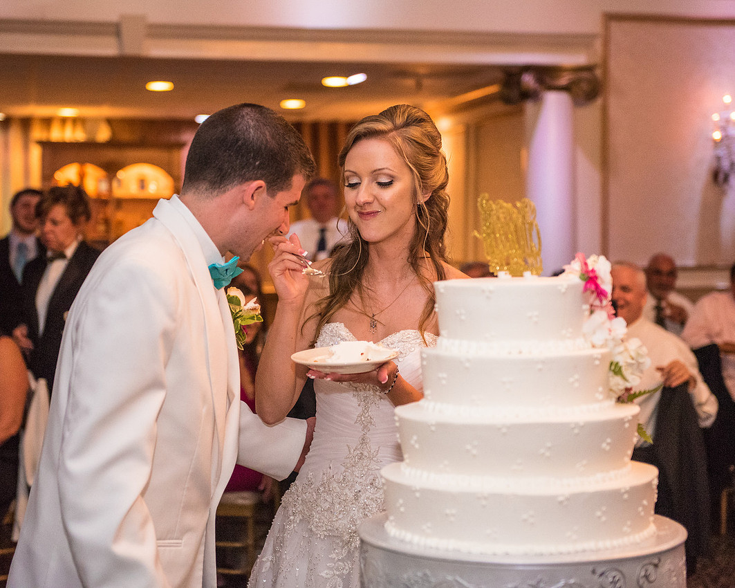 1,clinton-hunterdon-county-NJ-wedding-photographer, cute-sweet--fun-must-have-bride-groom-picture-cherryville-photography-primavera
