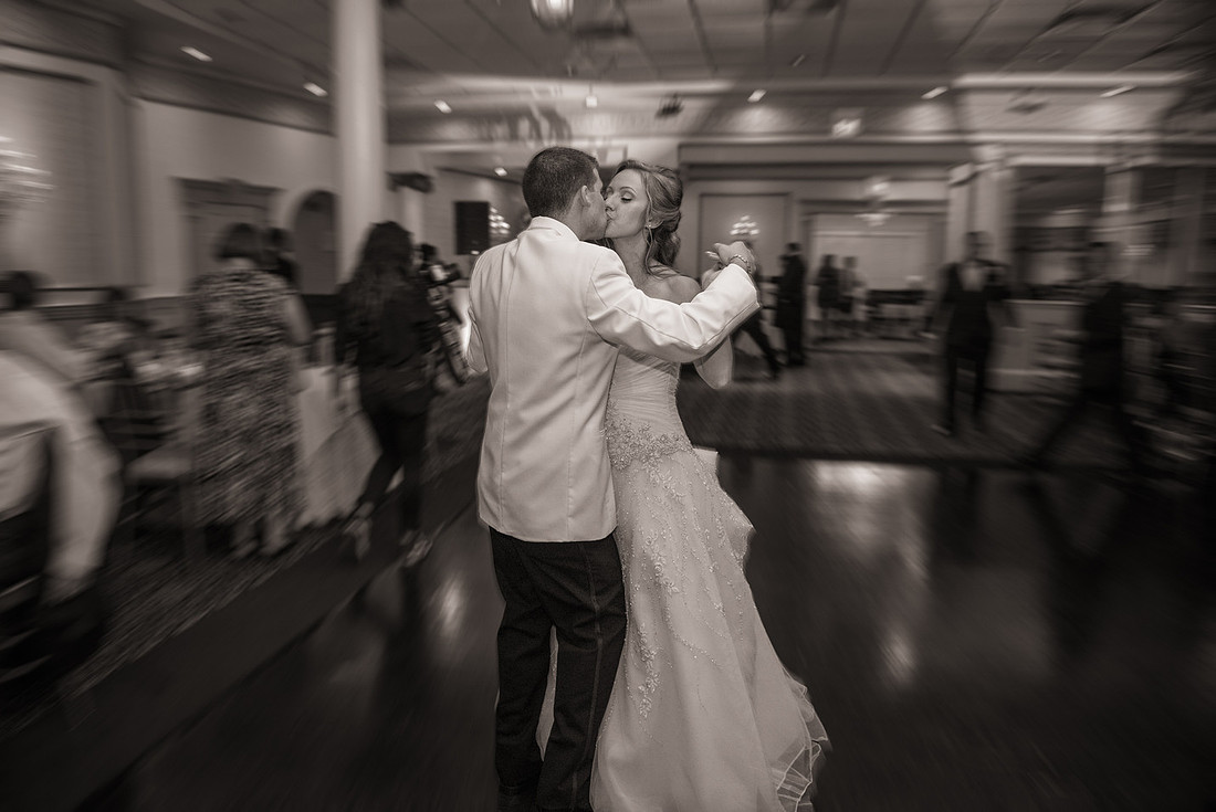 1,clinton-hunterdon-county-NJ-wedding-photographer, cute-sweet--fun-must-have-bride-groom-picture-cherryville-photography-primavera