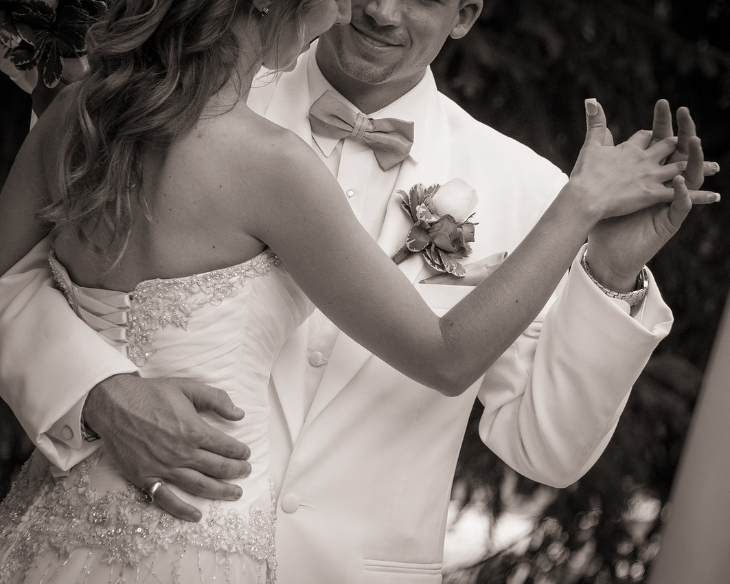 1,clinton-hunterdon-county-NJ-wedding-photographer, cute-sweet--fun-must-have-bride-groom-picture-cherryville-photography-primavera