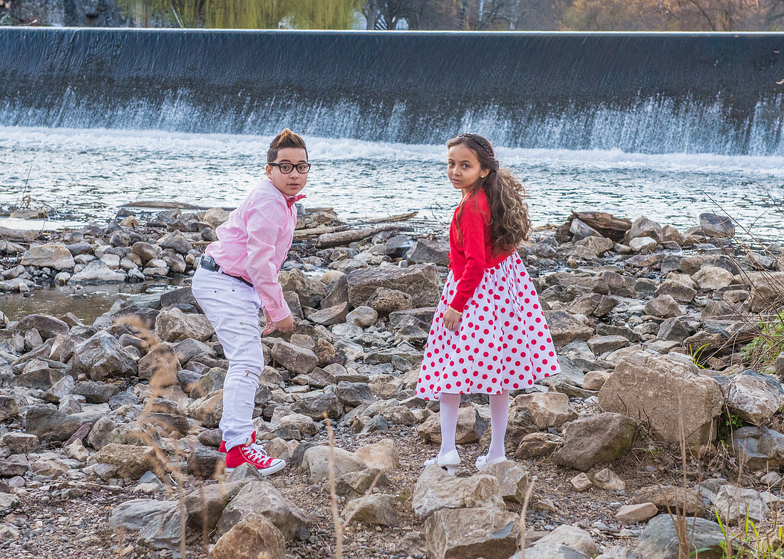 must-have-sweet-cute-romantic-family-pictures-clinton-hunterdon-county-portrait-photographer