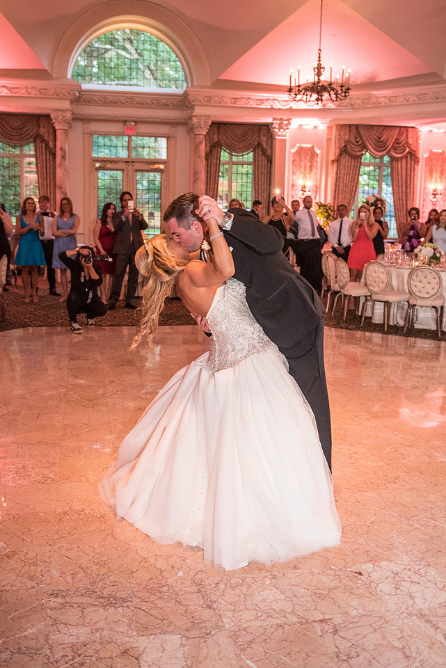 1,clinton-hunterdon-county-NJ-wedding-photographer, cute-sweet--fun-must-have-bride-groom-picture
