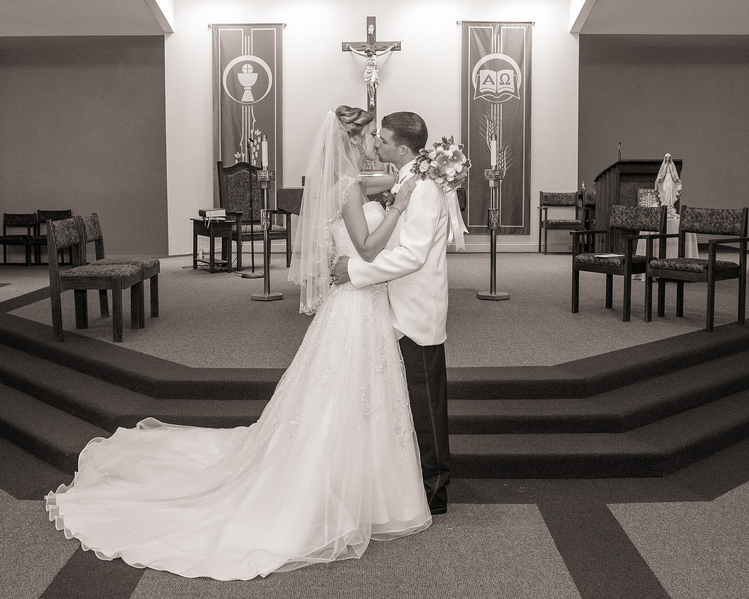 1,clinton-hunterdon-county-NJ-wedding-photographer, cute-sweet--fun-must-have-bride-groom-picture-cherryville-photography-primavera
