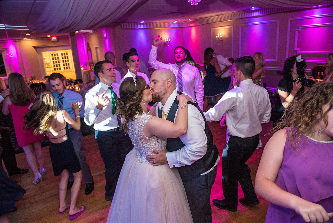 1,clinton-hunterdon-county-NJ-wedding-photographer, cute-sweet--fun-must-have-bride-groom-picture-cherryville-photography-flanders-valley-cc-rustic-barn