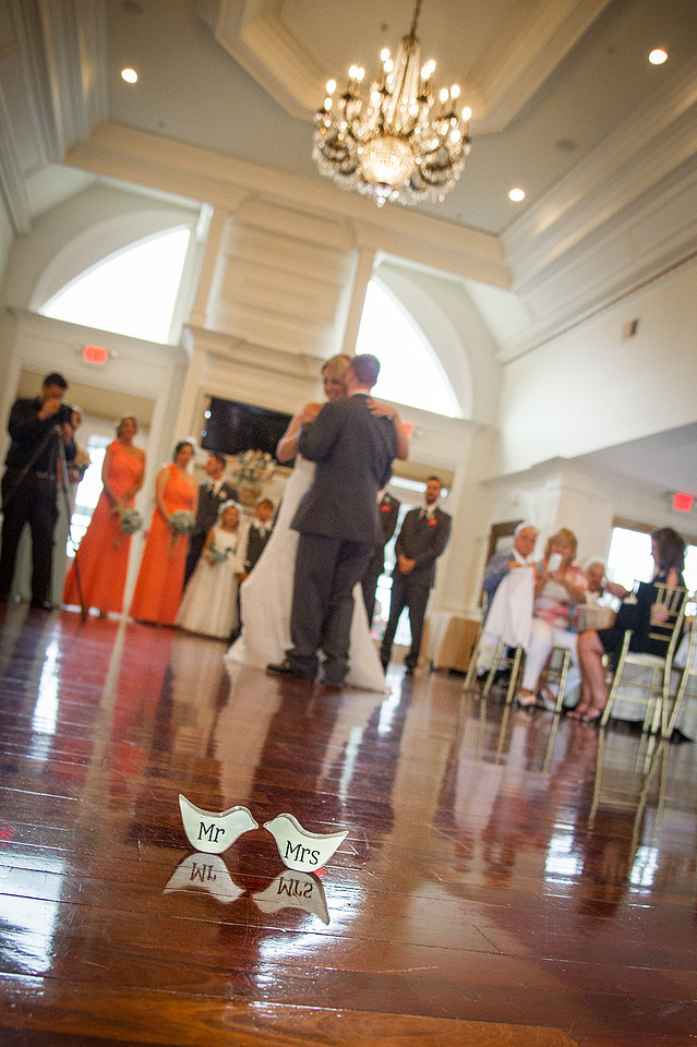 1,clinton-hunterdon-county-NJ-wedding-photographer, cute-sweet--fun-must-have-bride-groom-picture-architechts-golf-club