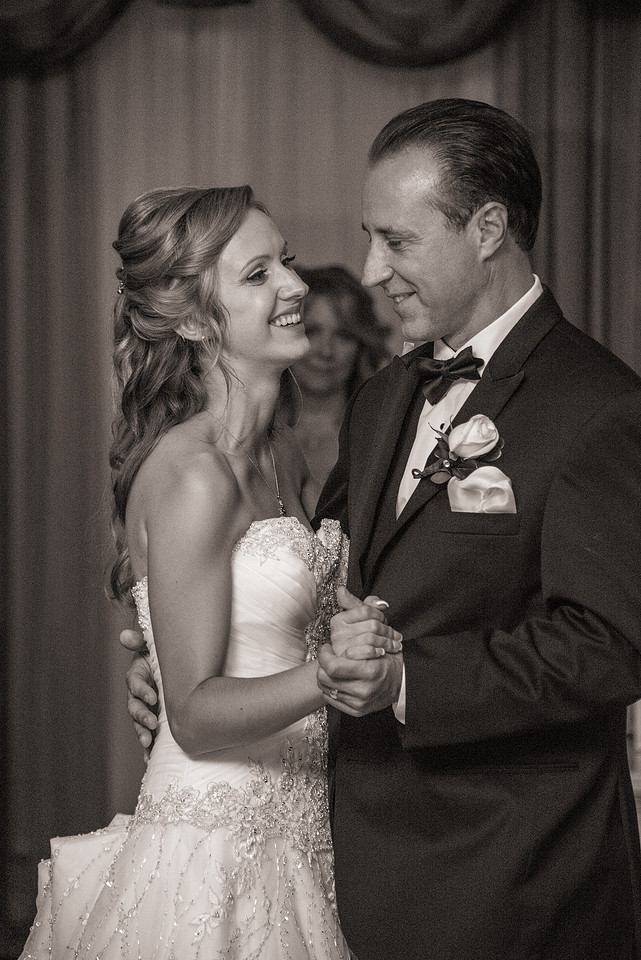 1,clinton-hunterdon-county-NJ-wedding-photographer, cute-sweet--fun-must-have-bride-groom-picture-cherryville-photography-primavera