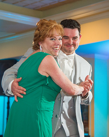 1,clinton-hunterdon-county-NJ-wedding-photographer, cute-sweet--fun-must-have-bride-groom-picture-olde-mill-inn