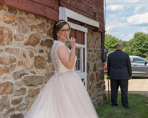 9,clinton-hunterdon-county-NJ-wedding-photographer, cute-sweet--fun-must-have-bride-groom-picture-cherryville-photography-flanders-valley-cc-rustic-barn