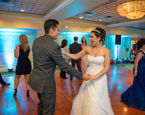 1,clinton-hunterdon-county-NJ-wedding-photographer, cute-sweet--fun-must-have-bride-groom-picture-olde-mill-inn