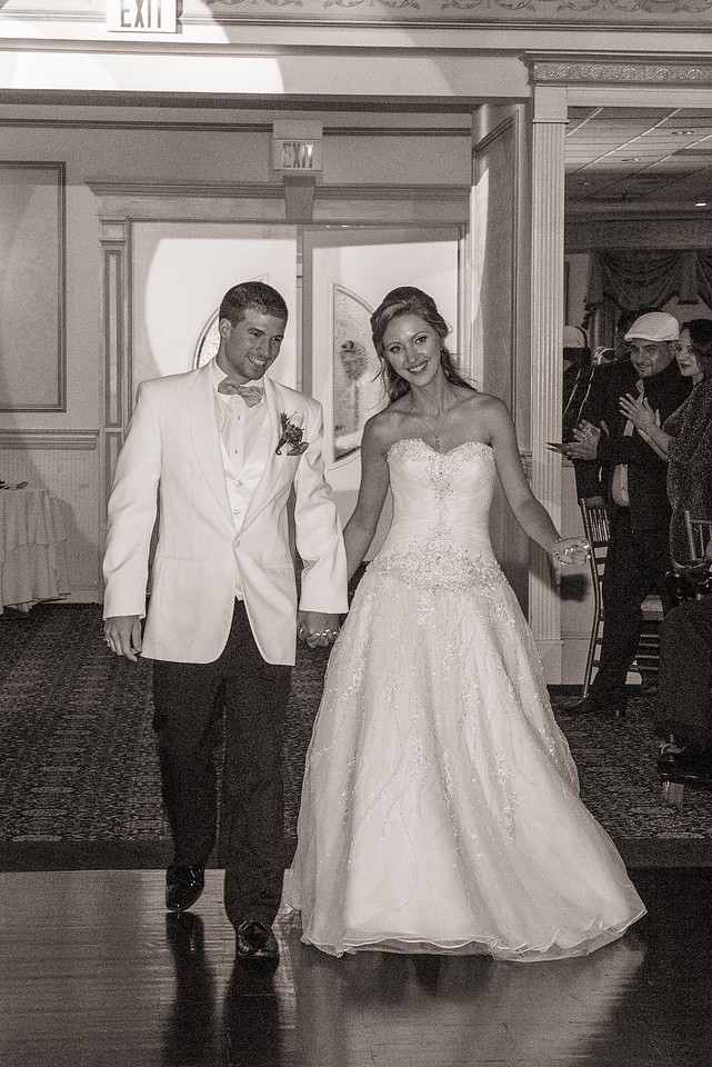 1,clinton-hunterdon-county-NJ-wedding-photographer, cute-sweet--fun-must-have-bride-groom-picture-cherryville-photography-primavera