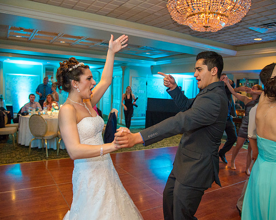 1,clinton-hunterdon-county-NJ-wedding-photographer, cute-sweet--fun-must-have-bride-groom-picture-olde-mill-inn