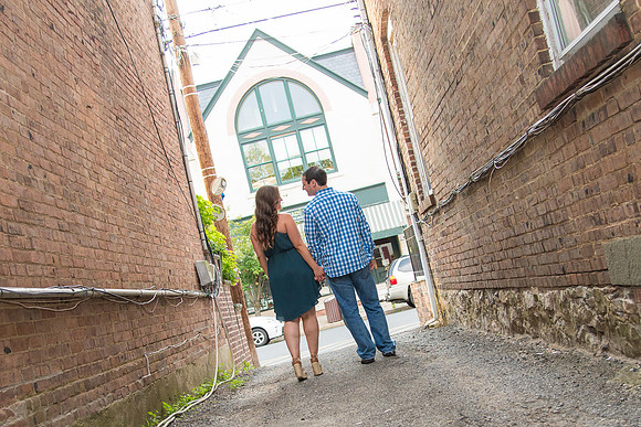 clinton-hunterdon-county-NJ-portrait-photographer, cute-sweet--fun-must-have-engagement-picture-wedding-cherryville-photography