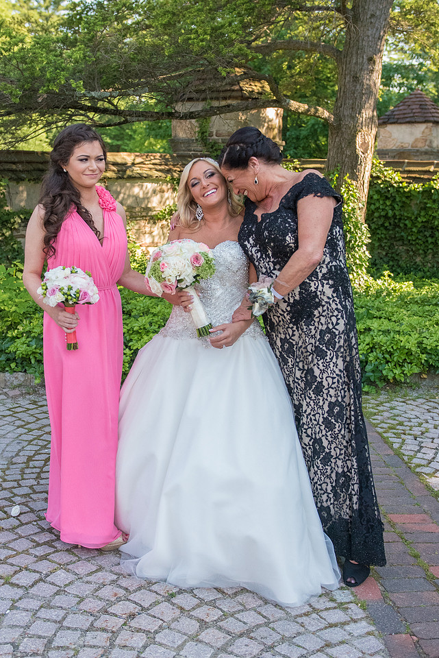 1,clinton-hunterdon-county-NJ-wedding-photographer, cute-sweet--fun-must-have-bride-groom-picture