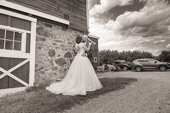 10,clinton-hunterdon-county-NJ-wedding-photographer, cute-sweet--fun-must-have-bride-groom-picture-cherryville-photography-flanders-valley-cc-rustic-barn